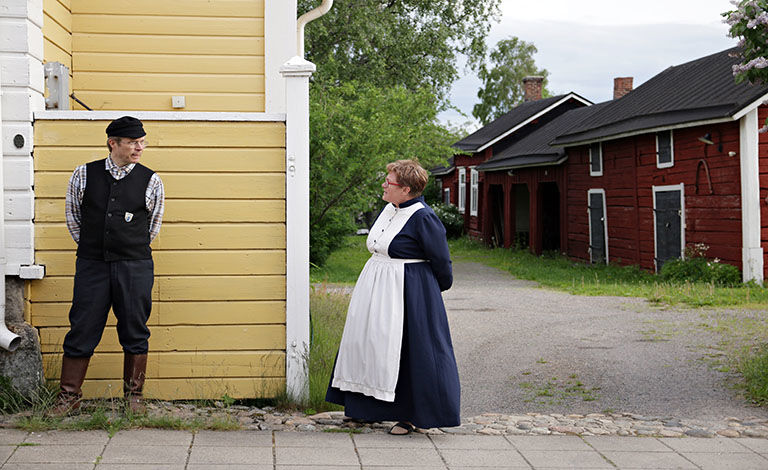 Kurkistus sisätiloihin -kierros la 4.9. klo 13.00
