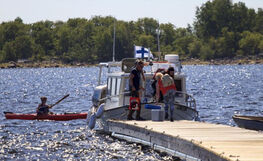 Island Hopping M/B Arkki (takuulähtö)