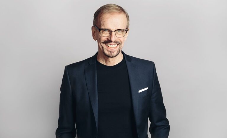 Jukka Puotila -show ja illtapalabuffet Biljetter