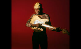 Grande Mahogany + Rosettes