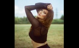 Rosi levyjulkkarit, Mikayla