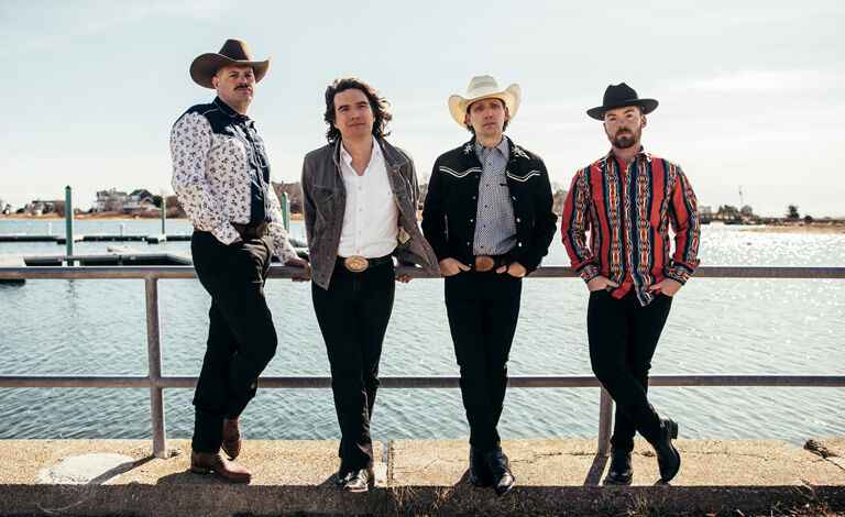 Ward Hayden & The Outliers (USA) Liput
