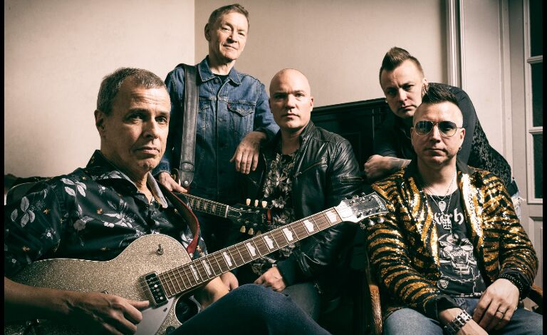 Black Devils feat. Ile Kallio & Janne Louhivuori (Hurriganes Show) Liput