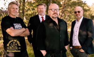 Leavings-orkesteri solistinaan Timo Rautiainen