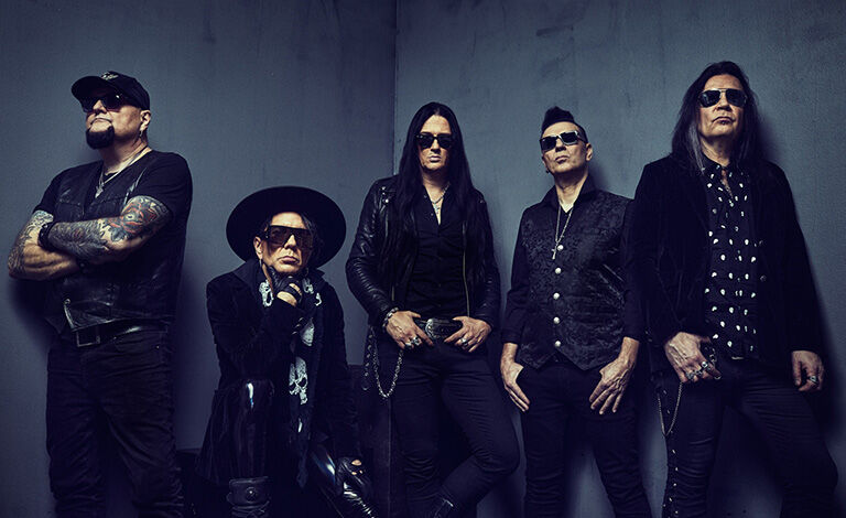 THE 69 EYES + support: Gehenna Sour Liput