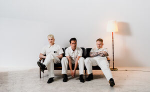 KUUMAA (ikärajaton)