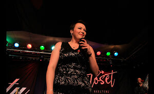 Joululomatanssit: Kyösti Lindeman & Pekka Juntusen Iskelmäorkesteri, Maikki & Taivaankaari