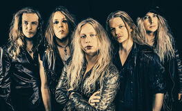 Shiraz Lane, Falling Pyramids