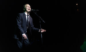 Timo Tuominen avec Jacques Brel - Jokainen laulu on kuin maailma!