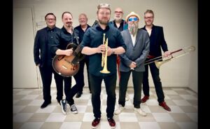 Tero Lindberg & The Tijuana GT - levyjulkkari