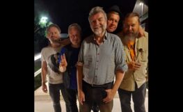 Kauko Röyhkä & Röyhkeät soittaa Narttua