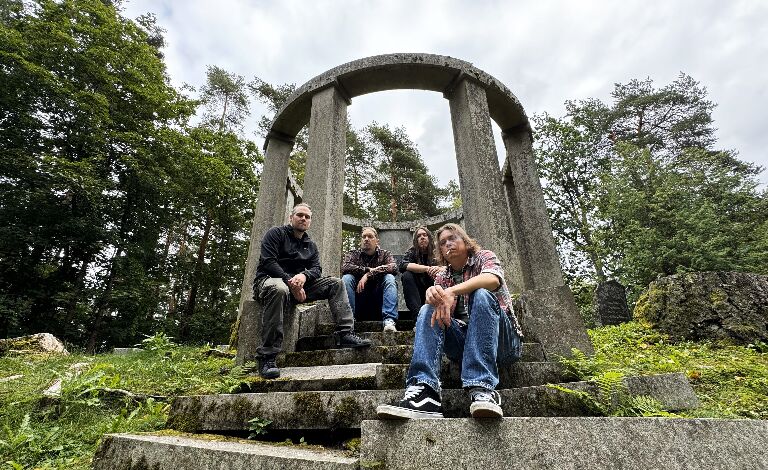 Mitätön, Rokote, Ruttokansantuote Liput