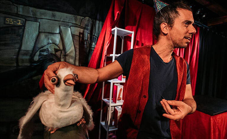 Tehdas Teatteri: Extra-neitsyt evankeliumi Tickets