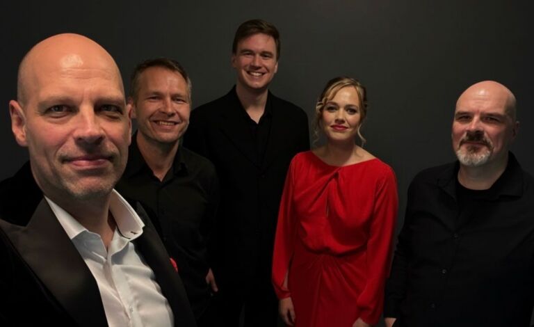 Laulustudio Kaj Chydenius esittää: Syleily Liput