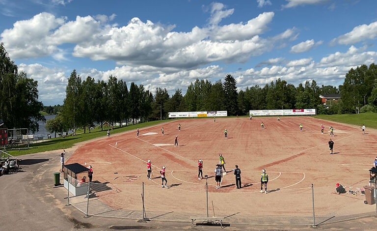 Pesäpallon ykköspesiksen Itä-Länsi Liput