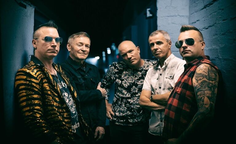 Black Devils feat. Ile Kallio & Janne Louhivuori Liput