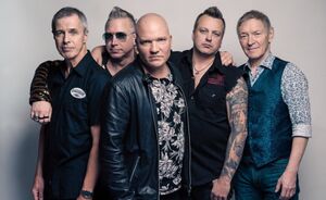 Black Devils feat. Ile Kallio & Janne Louhivuori (Hurriganes Show)
