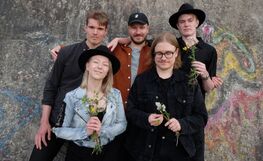 Myy Anderson, Vihreä maa, VARIS