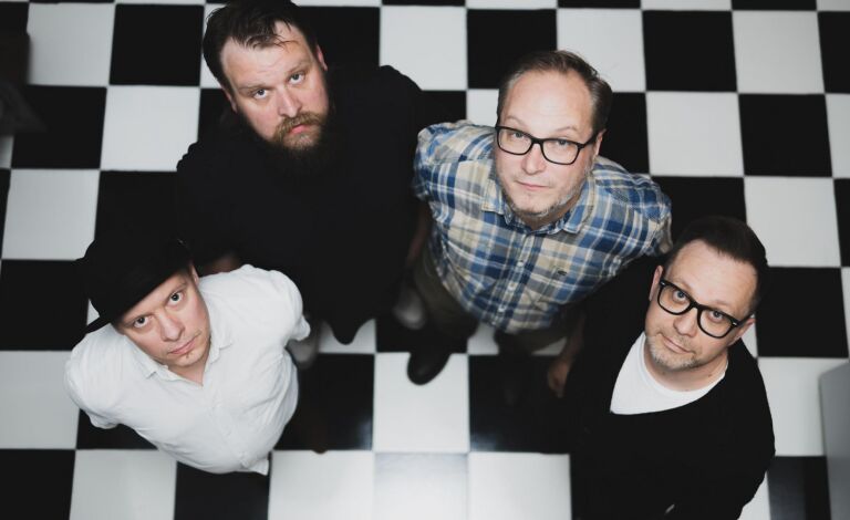 R.E.M. For The People plays Automatic For The People Liput