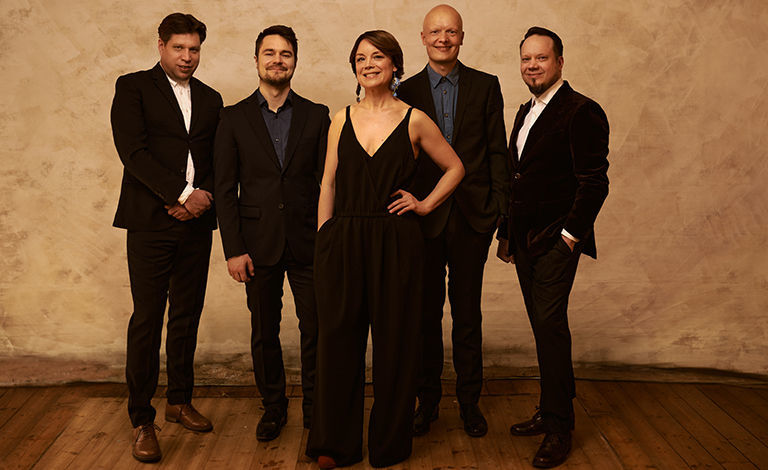 Emma Salokoski & Ilmiliekki Quartet – joulukonsertti Tickets