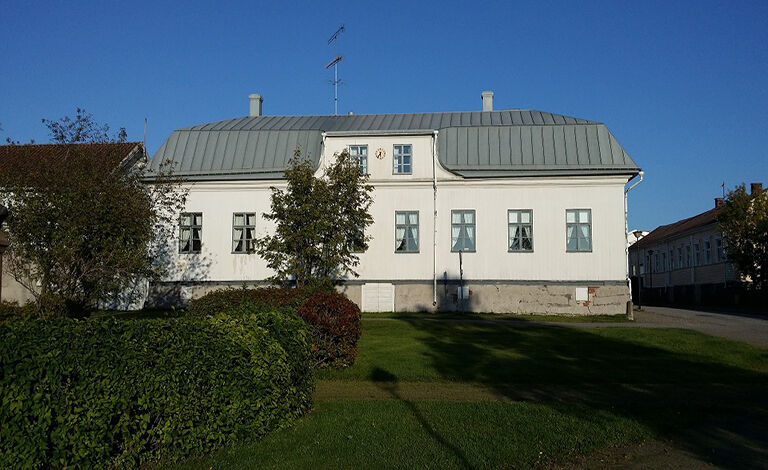 Kurkistus sisätiloihin -kävelykierros
