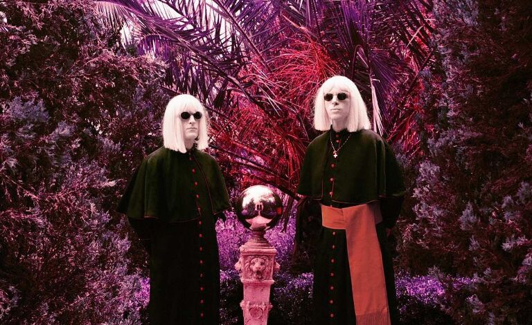 Drab Majesty (USA) Liput