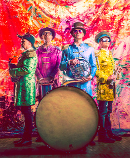 Boksi / Neljä ruusua